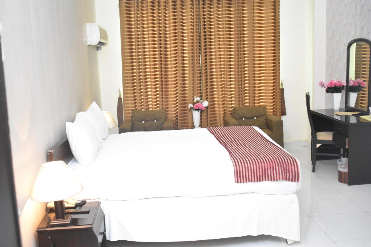 Hotel Royal Palace راوالبيندي المظهر الخارجي الصورة