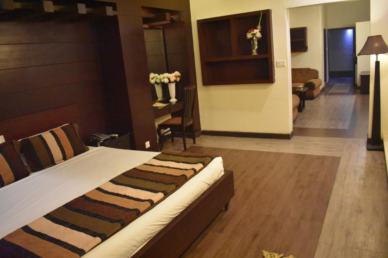 Hotel Royal Palace راوالبيندي المظهر الخارجي الصورة
